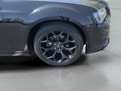 Used 2019 Chrysler 300 S RWD image 34