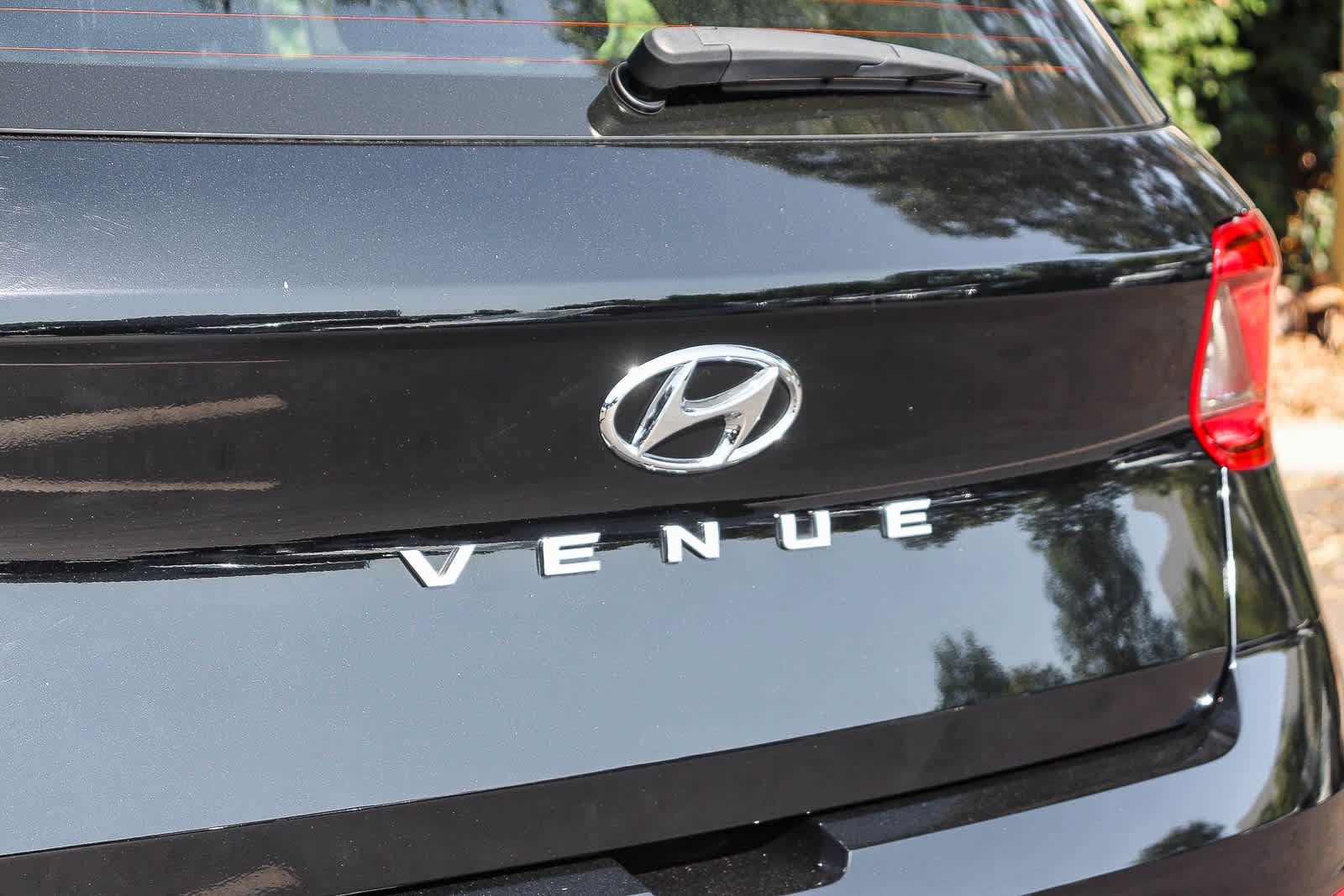 Used 2023 Hyundai Venue SEL w/ Cargo Package FWD image 10
