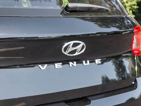 Used 2023 Hyundai Venue SEL w/ Cargo Package FWD image 10