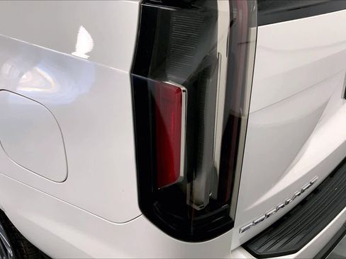 Used 2023 Cadillac Escalade V image 25