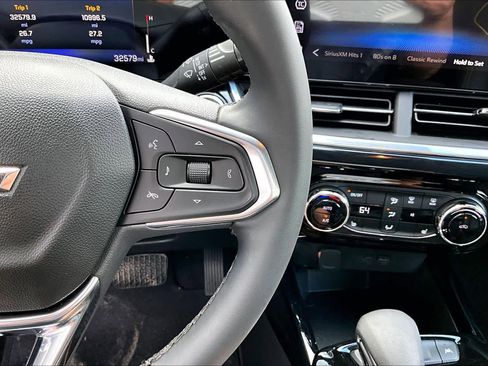 Used 2025 Chevrolet Trax ACTIV w/ Driver Confidence Package image 24