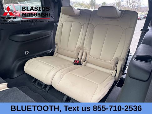 Used 2023 Jeep Grand Cherokee L Limited w/ Black Appearance Package AWD/4WD image 14