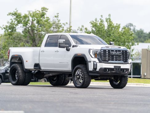 Used 2024 GMC Sierra 3500 Denali Ultimate AWD/4WD image 41