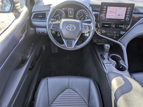 Used 2024 Toyota Camry SE image 11