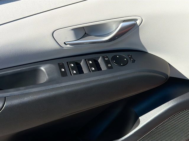 Used 2025 Hyundai Tucson SEL FWD image 17