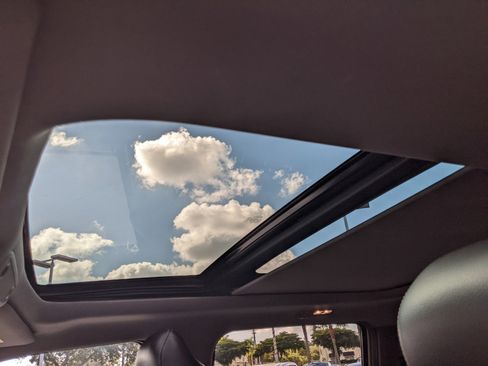 Used 2017 Ford F150 Lariat w/ Equipment Group 502A Luxury image 21