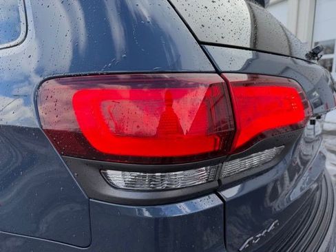 Used 2020 Jeep Grand Cherokee Limited X image 4