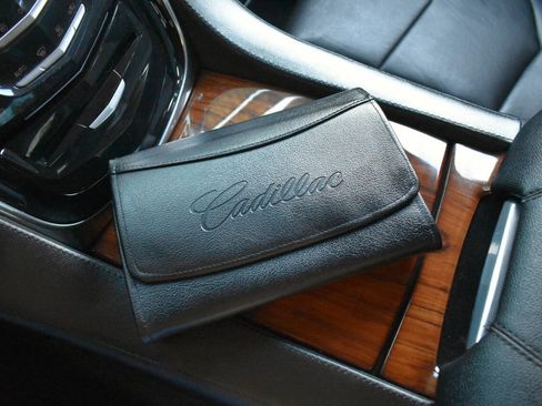 Used 2015 Cadillac Escalade Premium image 59