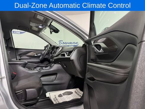 Used 2022 GMC Terrain SLE w/ Driver Convenience Package AWD/4WD image 17