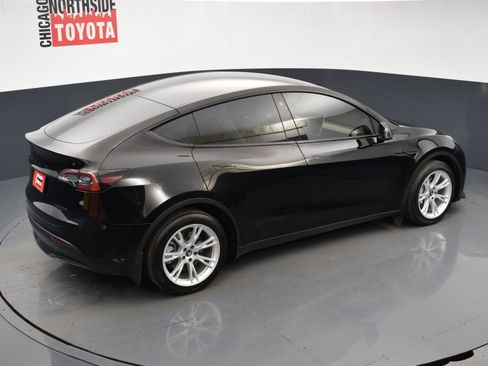 Used 2023 Tesla Model Y Long Range image 25