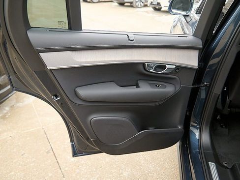 New 2026 Volvo XC90 B6 Ultra w/ Protection Package image 18