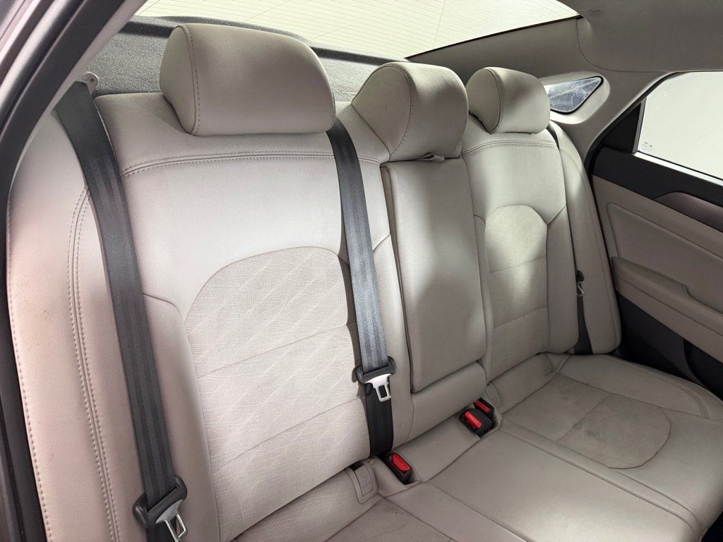 Used 2016 Hyundai Sonata Sport w/ Option Group 1V FWD image 23
