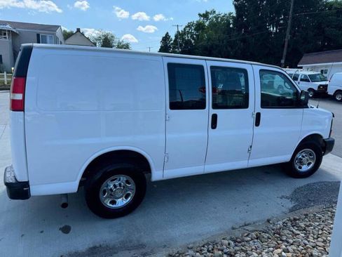 Used 2012 Chevrolet Express 2500 image 4