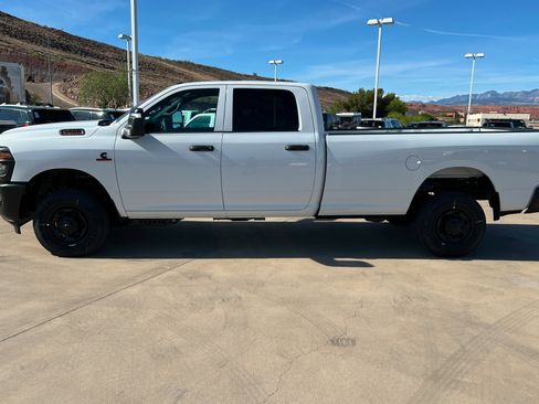 New 2026 RAM 2500 Tradesman AWD/4WD image 2