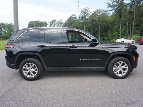 Used 2022 Jeep Grand Cherokee Limited AWD/4WD image 22