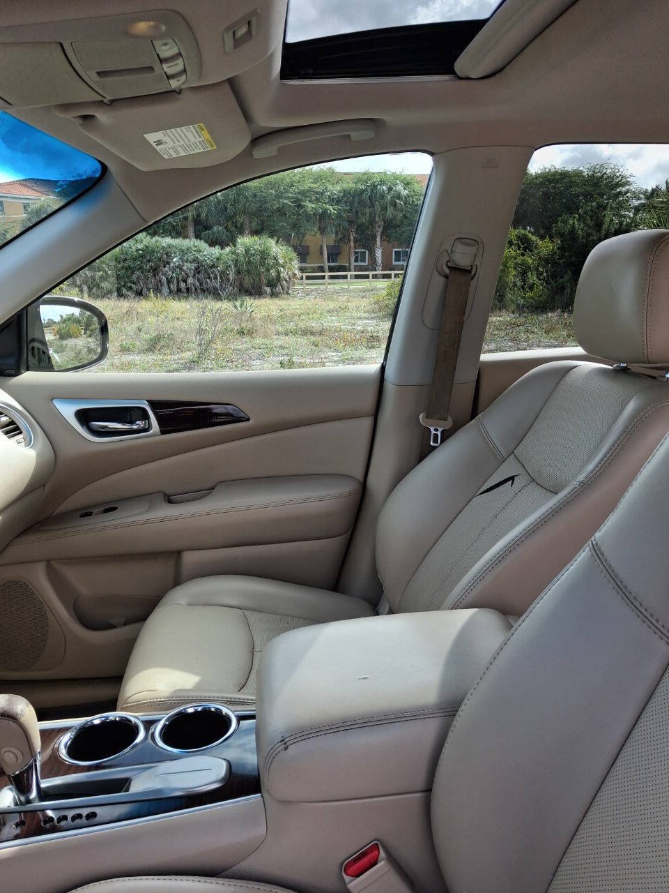 Used 2015 Nissan Pathfinder Platinum FWD image 20