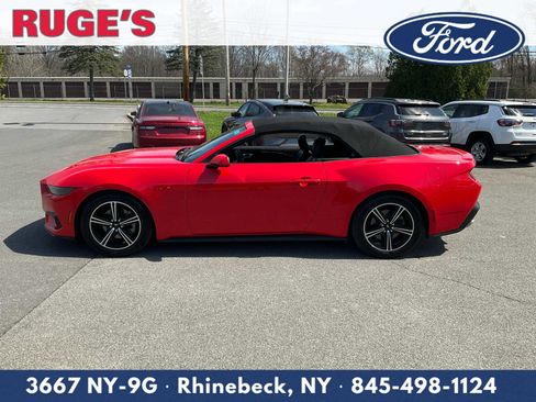 Used 2025 Ford Mustang Premium RWD image 11