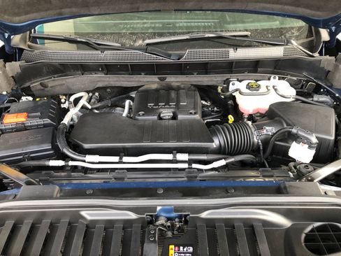 Certified 2024 Chevrolet Silverado 1500 LT image 3