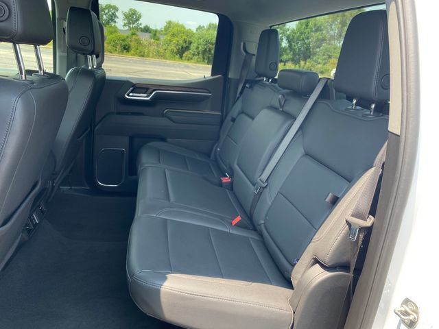 Certified 2025 GMC Sierra 1500 SLT AWD/4WD image 18