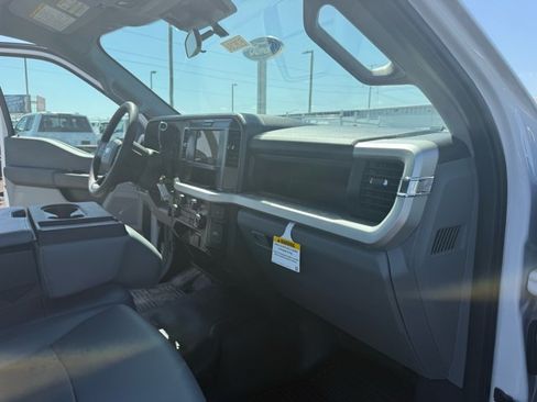 New 2026 Ford F250 XL w/ XL Chrome Package AWD/4WD image 24