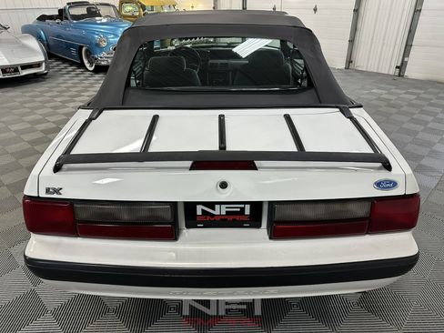 Used 1987 Ford Mustang LX image 17