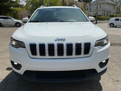 Used 2019 Jeep Cherokee Latitude Plus w/ Cold Weather Group AWD/4WD image 9