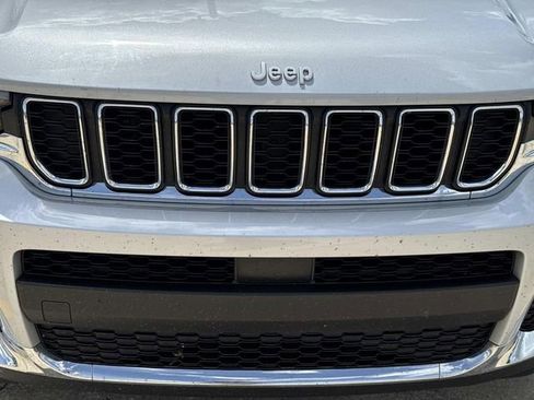 Used 2024 Jeep Grand Cherokee L Laredo RWD image 3