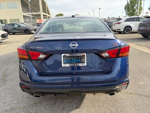 Used 2024 Nissan Altima 2.5 SR w/ SR Premium Package FWD image 4