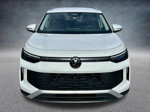 Certified 2026 Volkswagen Tiguan S w/ 18" Wheel Package FWD image 2