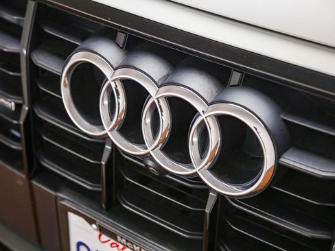 Used 2021 Audi Q7 3.0T Premium Plus w/ Premium Plus Package AWD/4WD image 9