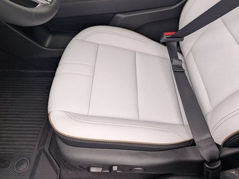 New 2026 Chevrolet Traverse High Country w/ LPO, Floor Liner Package AWD/4WD image 21