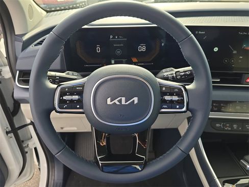 New 2026 Kia Carnival EX image 33