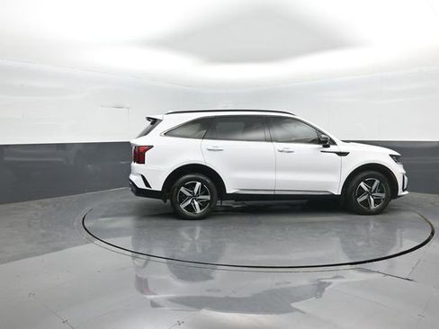 Used 2022 Kia Sorento S w/ Panoramic Sunroof Package FWD image 8