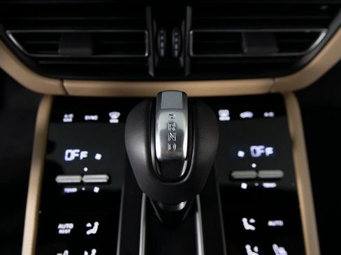 New 2026 Porsche Macan image 26