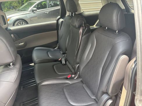 Used 2026 Kia Carnival FWD image 25