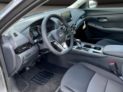 New 2025 Nissan Sentra SV image 7