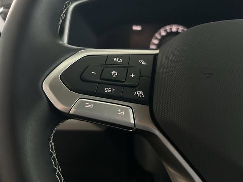 New 2026 Volkswagen Taos SE image 17