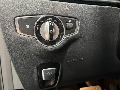 Used 2023 Mercedes-Benz E 350 4MATIC Sedan image 19