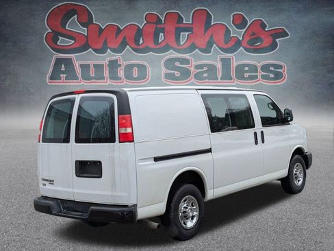 Used 2015 Chevrolet Express 2500 image 6
