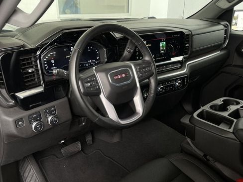 Used 2024 GMC Sierra 1500 SLT image 11