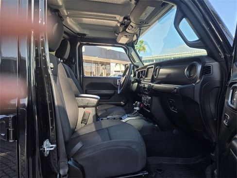Used 2023 Jeep Gladiator Willys image 18