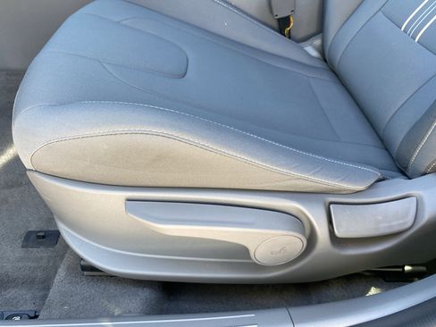 Certified 2025 Hyundai Elantra Sport image 20