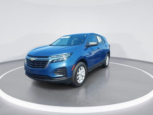 Used 2024 Chevrolet Equinox LS w/ LS Convenience Package AWD/4WD image 4