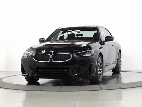 Used 2025 BMW 230i xDrive Coupe w/ Convenience Package image 3