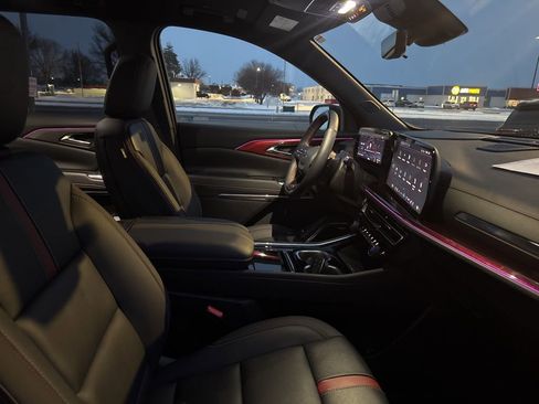 Certified 2025 Chevrolet Traverse RS w/ LPO, Floor Liner Package image 26