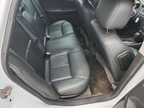 Used 2011 Chevrolet Impala LT w/ Luxury Edition Package FWD image 17