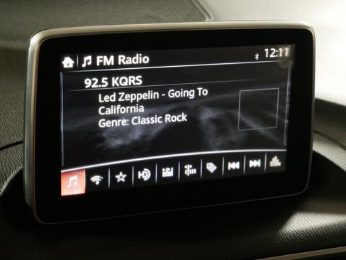 Used 2016 MAZDA MAZDA3 i Sport image 22