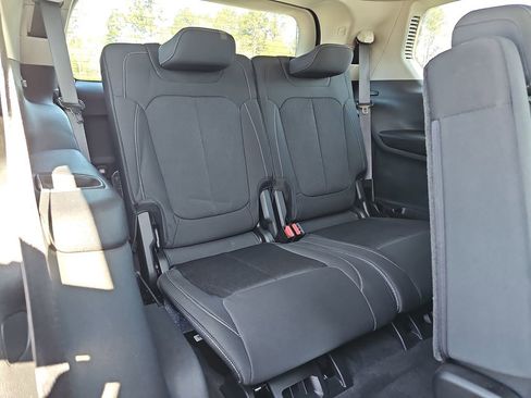 Used 2021 Jeep Grand Cherokee L Laredo w/ Luxury Tech Group I image 15