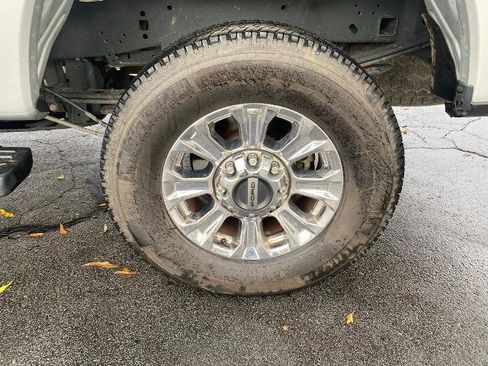 Certified 2019 Ford F250 XLT w/ XLT Premium Package image 33