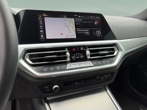 Used 2022 BMW 330i Sedan w/ Driving Assistance Package image 11